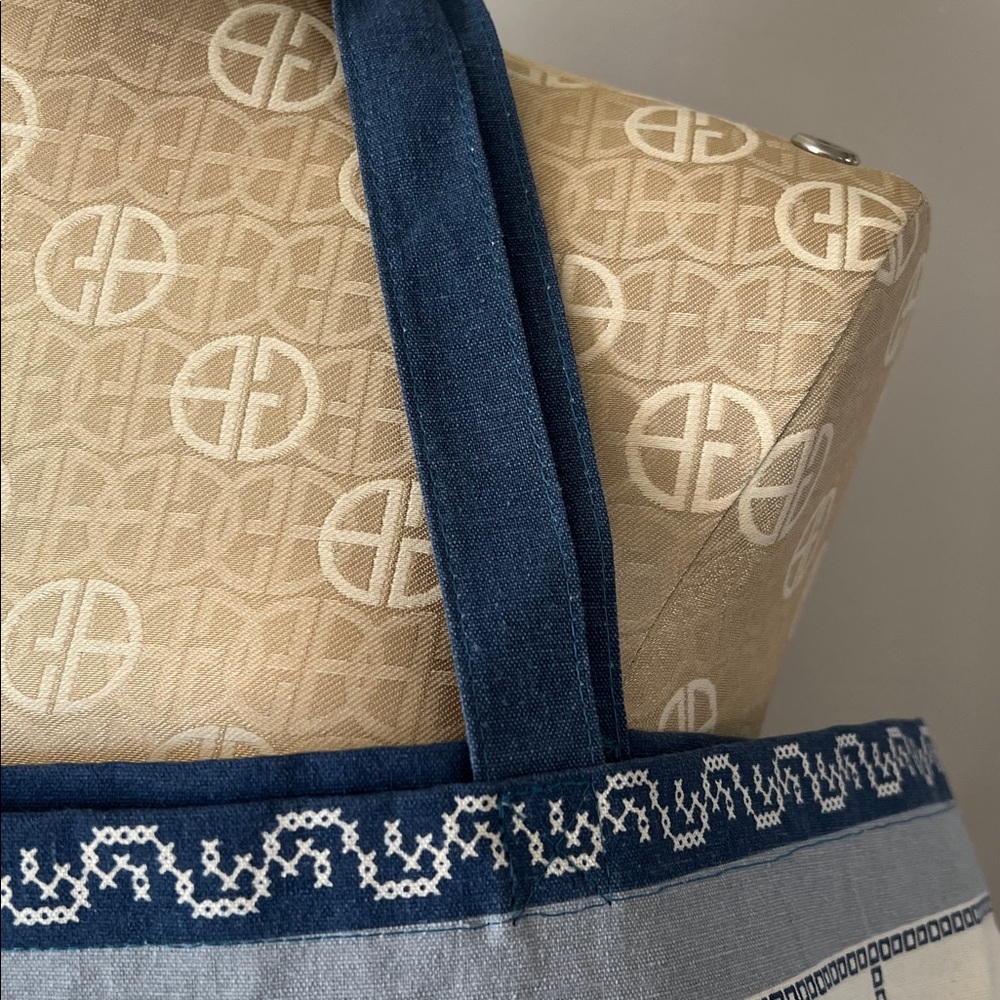 Sézane Blue Flowers Tote - Picture 6 of 8
